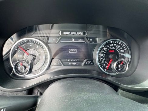 Used 2020 RAM 1500 Big Horn w/ Built-to-serve Edition image 28