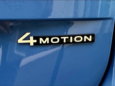 Used 2025 Volkswagen ID. Buzz 1st Edition image 9