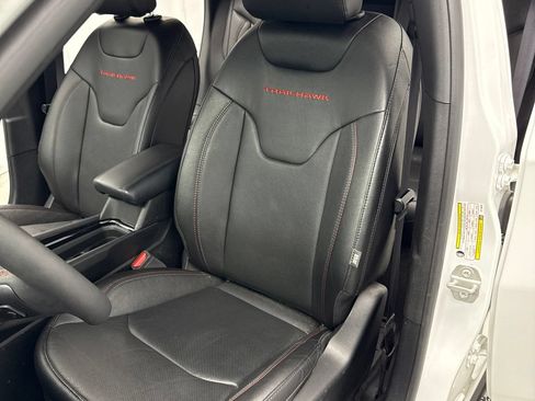 Used 2024 Jeep Compass Trailhawk w/ Trailhawk Elite Group AWD/4WD image 9