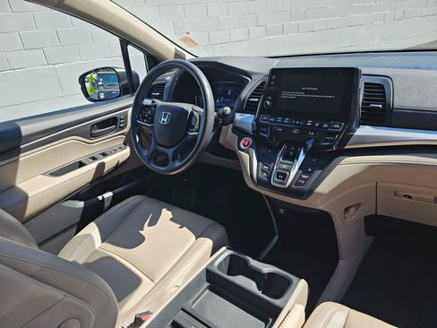 Used 2018 Honda Odyssey EX-L image 10