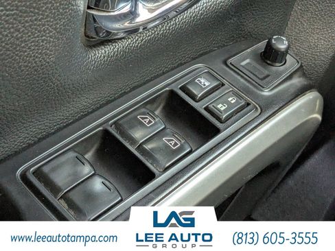 Used 2017 Nissan Titan SV image 22