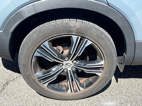 Used 2020 Volvo XC40 T4 Inscription FWD image 9
