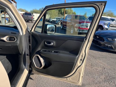 Used 2017 Jeep Renegade Trailhawk image 39