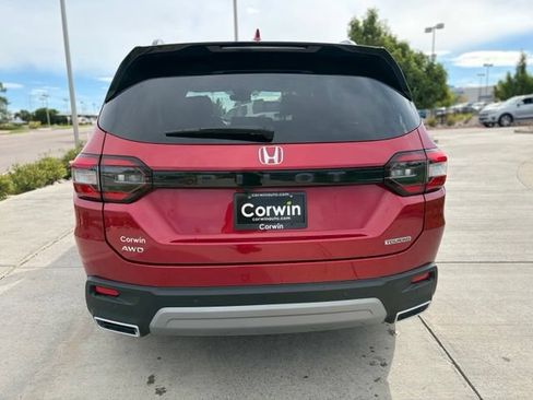 Used 2025 Honda Pilot Touring image 8