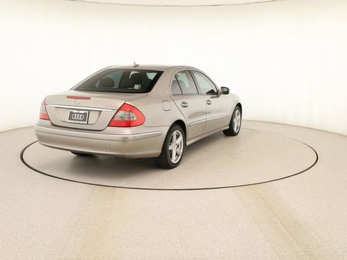 Used 2007 Mercedes-Benz E 350 4MATIC Sedan image 6