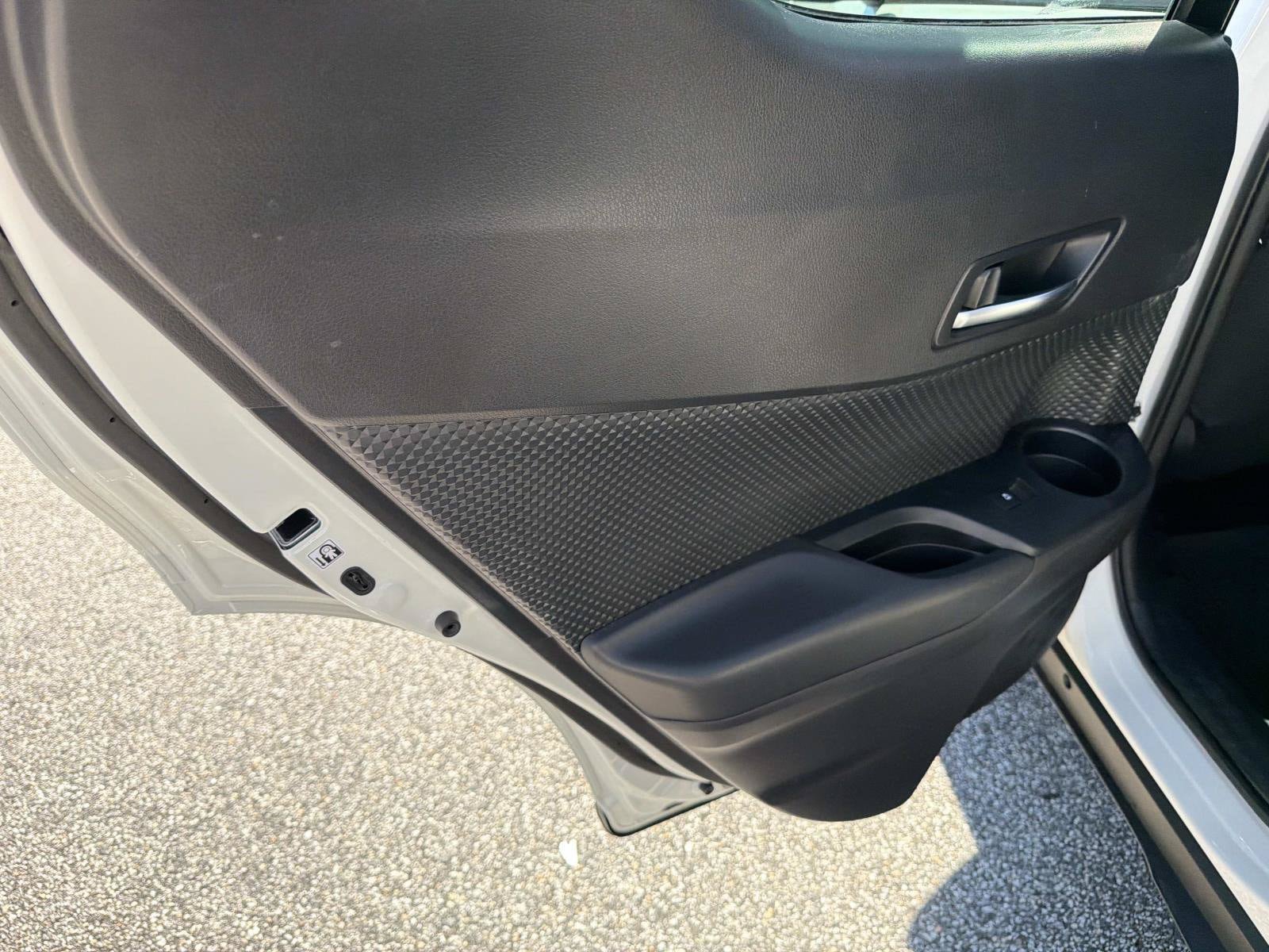 Used 2019 Toyota C-HR LE FWD image 21