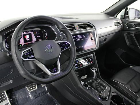Used 2022 Volkswagen Tiguan SEL R-Line AWD/4WD image 17