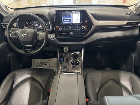 Used 2020 Toyota Highlander Limited image 20