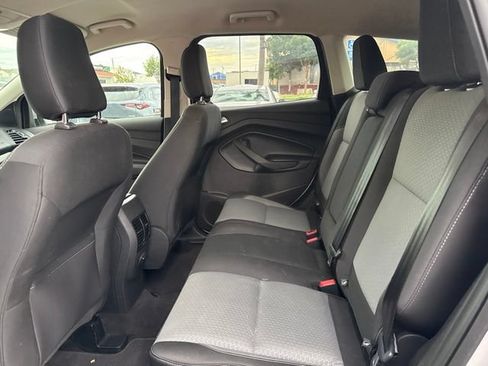 Used 2019 Ford Escape SE FWD image 7