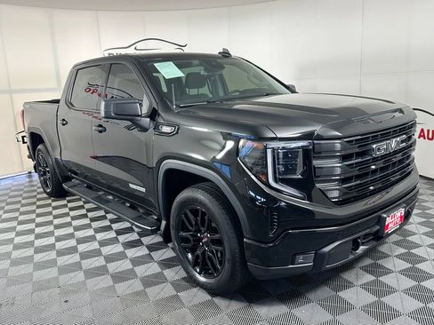 Used 2024 GMC Sierra 1500 Elevation w/ LPO, Elevation Black Package AWD/4WD image 9
