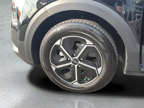 Used 2025 Kia Niro LX FWD image 37