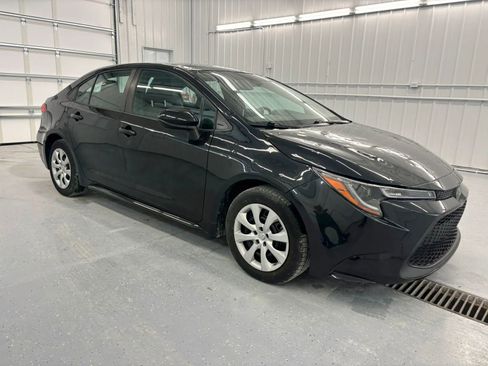 Used 2021 Toyota Corolla LE FWD image 13