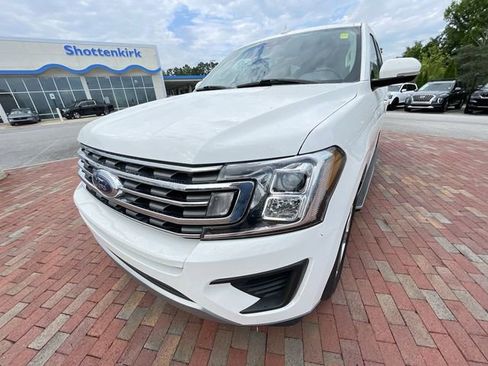 Used 2020 Ford Expedition XLT w/ Equipment Group 202A RWD image 5