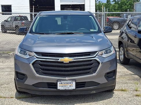 Used 2021 Chevrolet Traverse LS FWD image 3