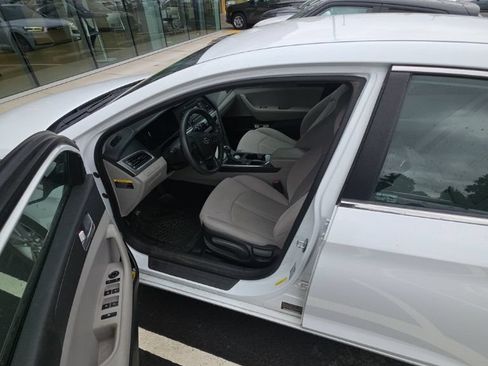 Used 2015 Hyundai Sonata SE FWD image 10