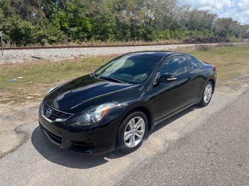 Used 2012 Nissan Altima 2.5 S w/ 2.5S Premium Pkg FWD image 2