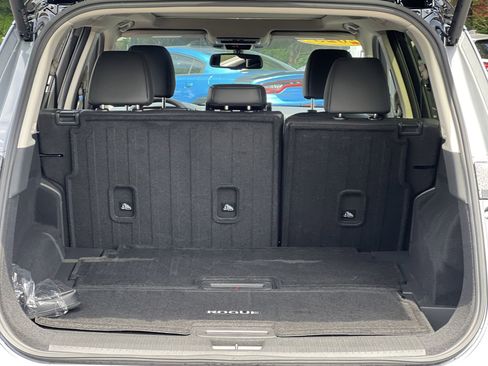 Certified 2025 Nissan Rogue SL w/ SL Premium Package FWD image 21