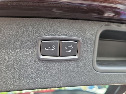 Used 2024 Porsche Macan S AWD/4WD image 6