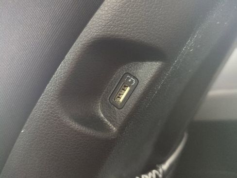 Used 2020 Hyundai Palisade SE image 17