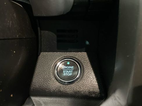 Used 2021 Ford Expedition XLT image 17