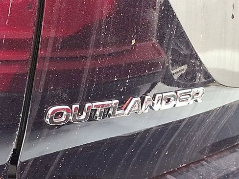 New 2026 Mitsubishi Outlander SE image 11