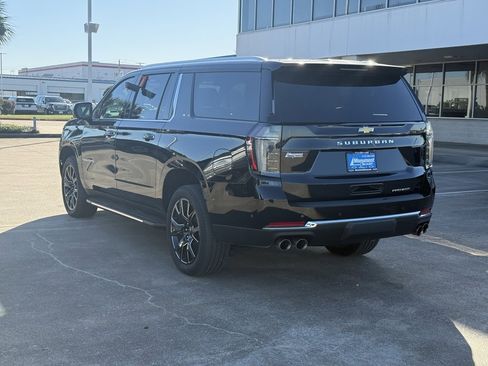 New 2025 Chevrolet Suburban Premier image 14