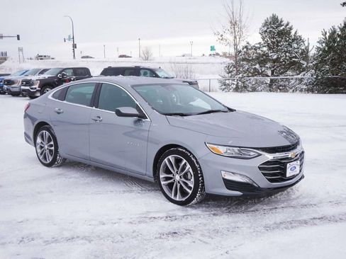 Used 2024 Chevrolet Malibu LT image 3