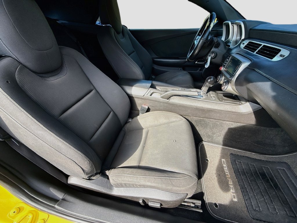 Used 2015 Chevrolet Camaro LT RWD image 26