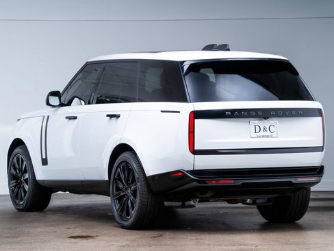 Used 2025 Land Rover Range Rover SE AWD/4WD image 4