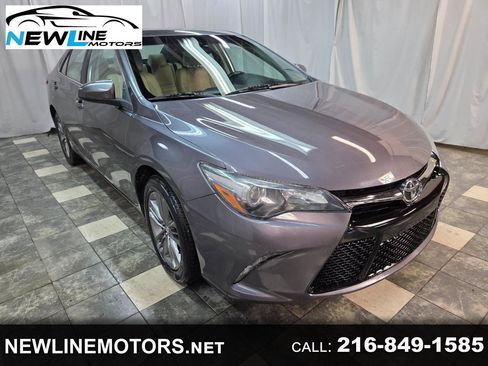 Used 2016 Toyota Camry SE FWD image 1