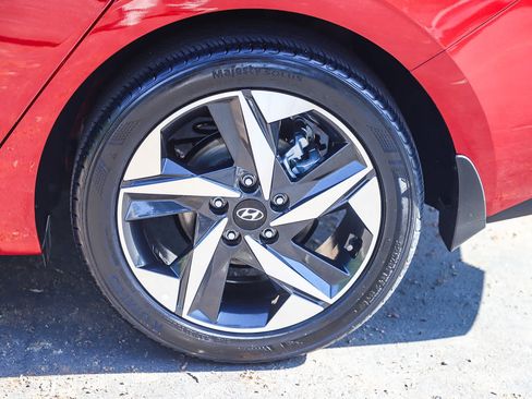 Used 2023 Hyundai Elantra SEL w/ Convenience Package FWD image 11