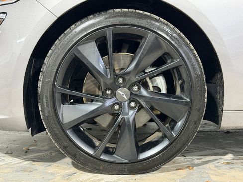 Used 2023 Genesis G70 2.0T w/ Sport Prestige Package RWD image 11
