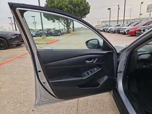 Used 2025 Honda Accord LX image 11