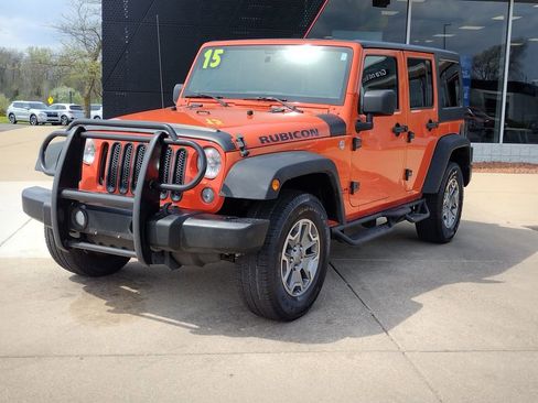 Used 2015 Jeep Wrangler Unlimited Rubicon w/ Connectivity Group AWD/4WD image 1