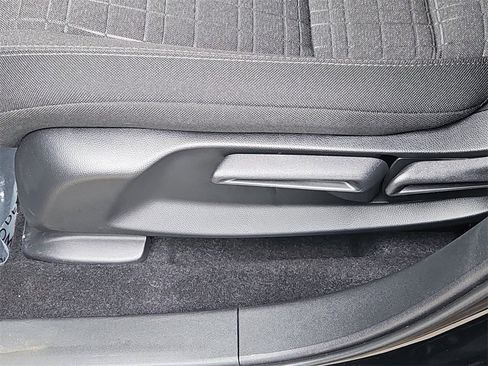 Used 2026 Honda HR-V LX image 17