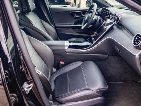 Used 2025 Mercedes-Benz C 300 4MATIC Sedan image 17