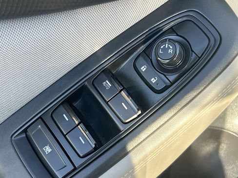 Used 2024 Subaru Forester AWD/4WD image 18