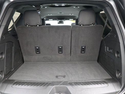 Used 2025 GMC Yukon Elevation image 10