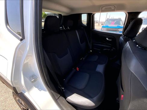 Used 2023 Jeep Renegade Trailhawk AWD/4WD image 19