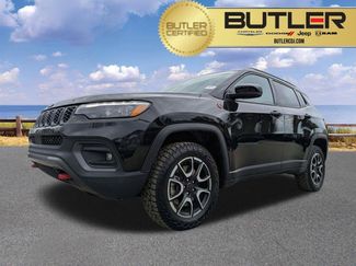 Used 2025 Jeep Compass Trailhawk w/ Trailhawk Elite Group video 1