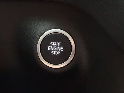 Certified 2026 Volvo XC40 B5 Plus AWD/4WD image 21