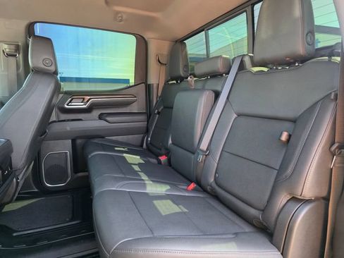 Used 2025 Chevrolet Silverado 1500 LT Trail Boss w/ Convenience Package II AWD/4WD image 21