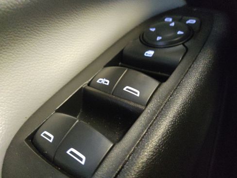 Used 2022 Chevrolet Equinox LS w/ LPO, Floor Liner Package image 27