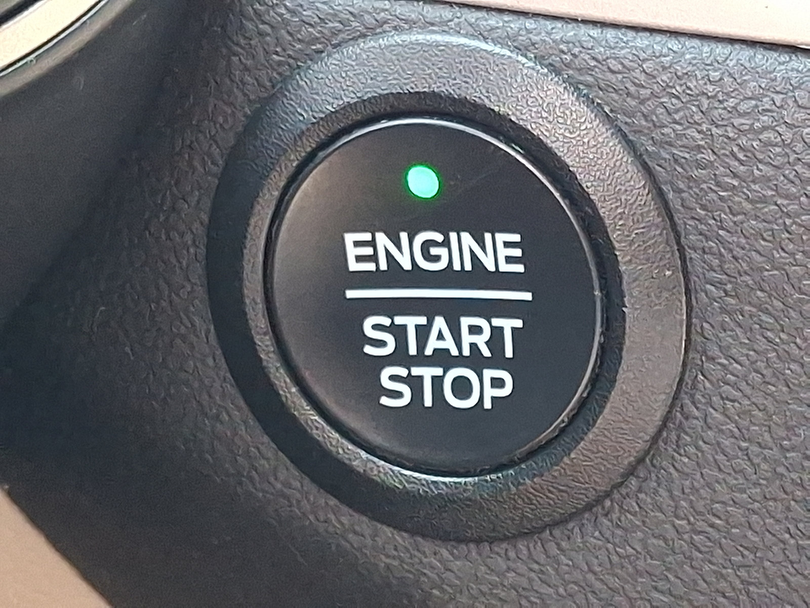 Used 2022 Ford Escape SE FWD image 23