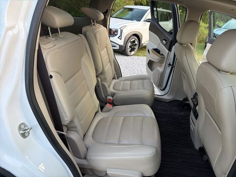 Used 2018 GMC Acadia Denali w/ Technology Package FWD image 28