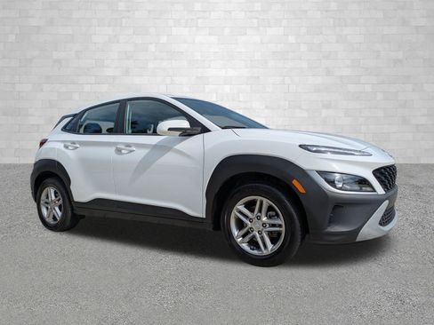 Certified 2022 Hyundai Kona SE FWD image 1