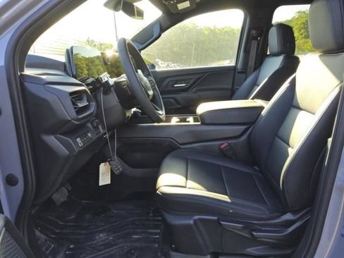 Used 2026 Chevrolet Silverado EV W/T AWD/4WD image 5