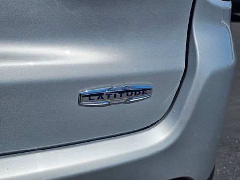 Used 2024 Jeep Compass Latitude image 14