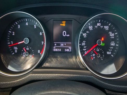 Used 2018 Volkswagen Passat 2.0T SE image 21