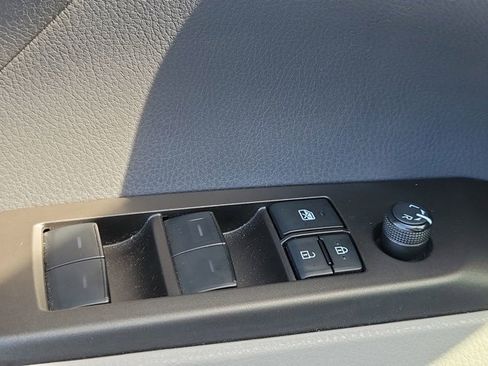 Used 2023 Toyota Camry LE image 29